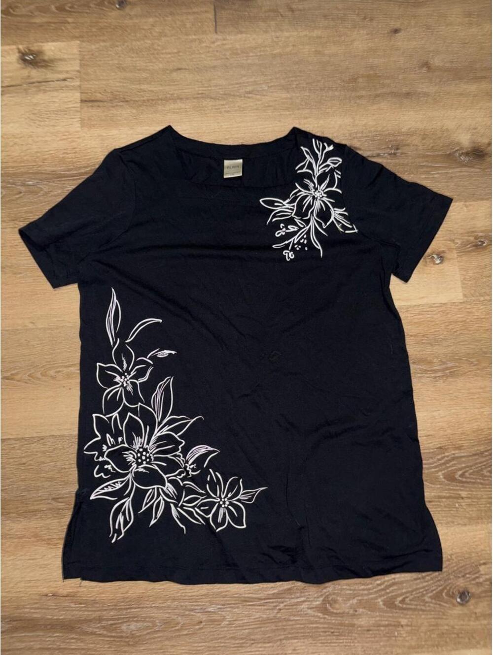 Blair Black Floral Graphic T-Shirt – Women’s Large